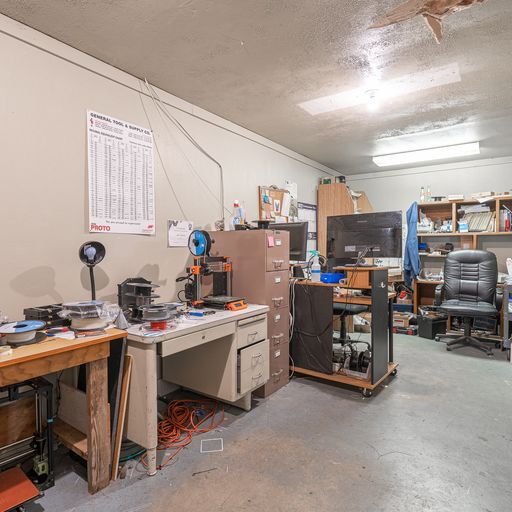 More Photos Of 720 NE Granger Ave, Corvallis Manufacturing For Sale