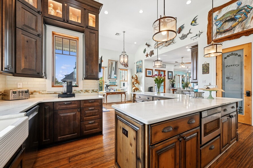 More Photos Of 124 Lafitte St, Mandeville Hospitality For Sale
