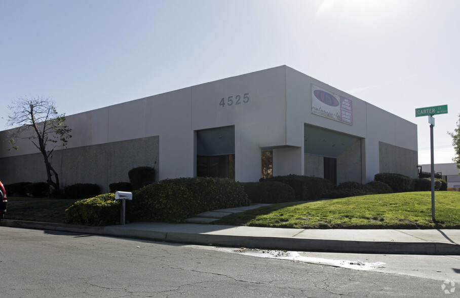 Primary Photo Of 4525 Carter Ct, Chino Warehouse For Lease