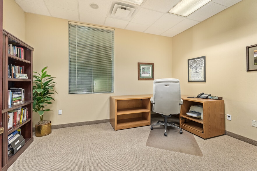 More Photos Of 2033 E Warner Rd, Tempe Office For Sale