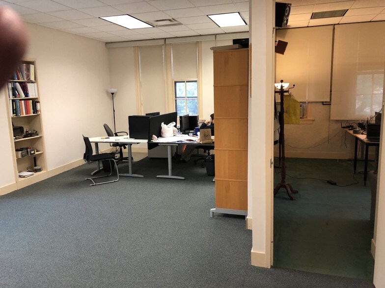 More Photos Of 400 Greenwood Ave, Wyncote Office For Lease