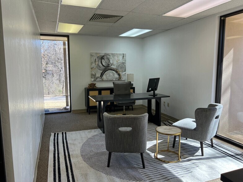 More Photos Of 1603 E 19th St, Edmond Coworking Space