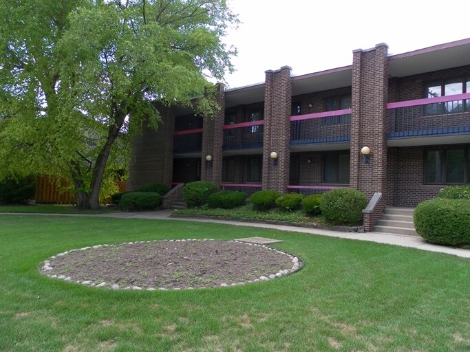 Primary Photo Of 20 S Dee Rd, Park Ridge Apartments For Sale
