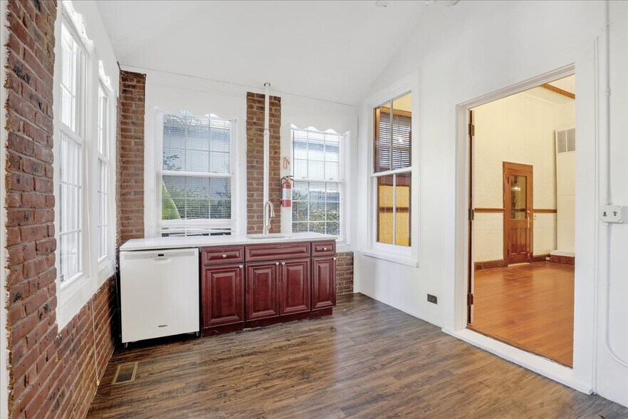 More Photos Of 55 E Front St, Keyport Office For Sale