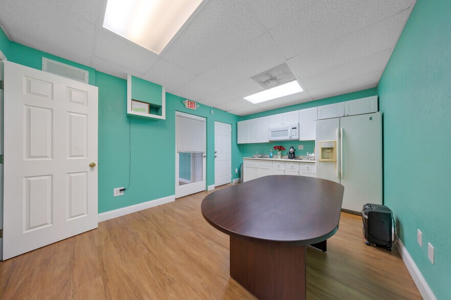 More Photos Of 7760 W 20th Ave, Hialeah Warehouse For Sale