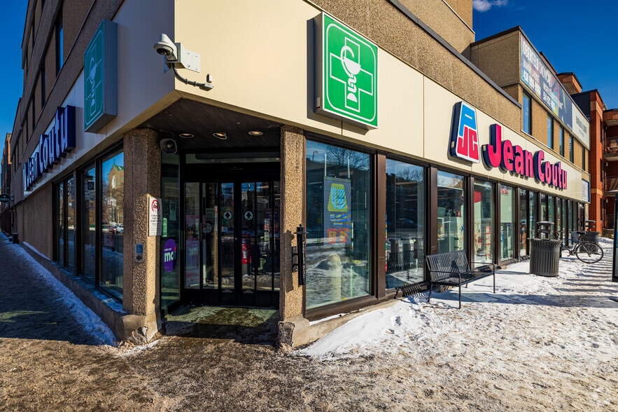 More Photos Of 6455-6461 Av Christophe-Colomb, Montréal Storefront Retail Office For Lease