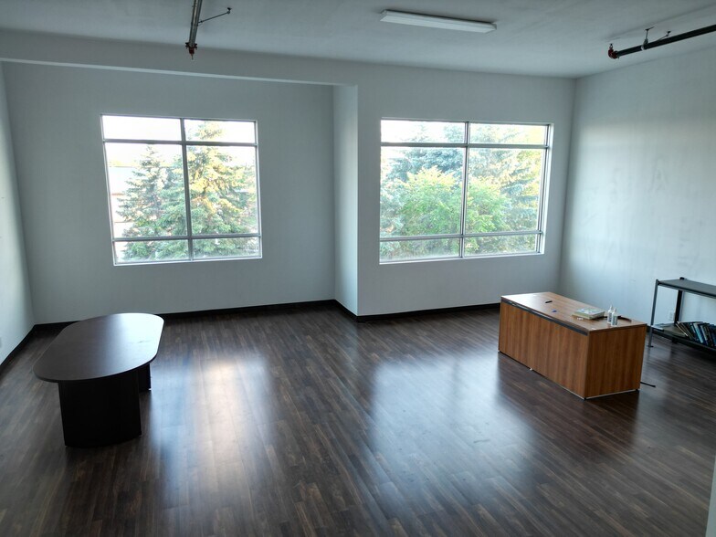More Photos Of 65 Denzil Doyle Crt, Ottawa Showroom For Sale