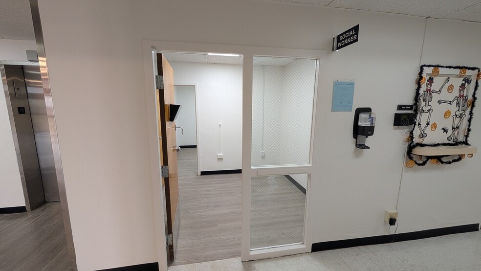 More Photos Of 1221 N Cotton St, El Paso Hospital For Lease