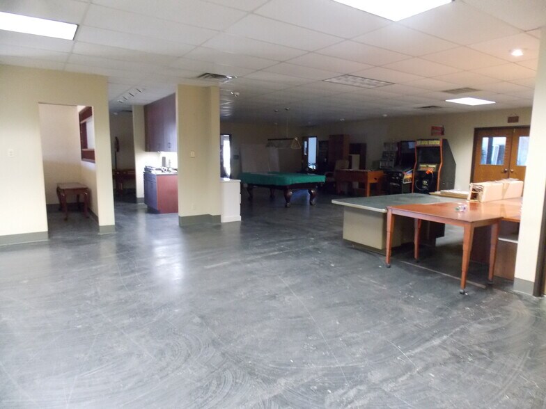 More Photos Of 6120 Aldwick Dr, Garland Warehouse For Lease