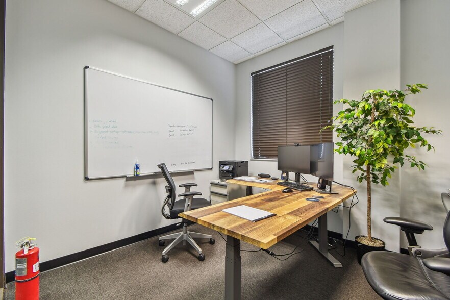 More Photos Of 10901 Danka Cir N, Saint Petersburg Office For Sale