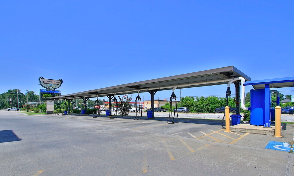 More Photos Of 2858 Treaschwig Rd, Houston Carwash For Sale