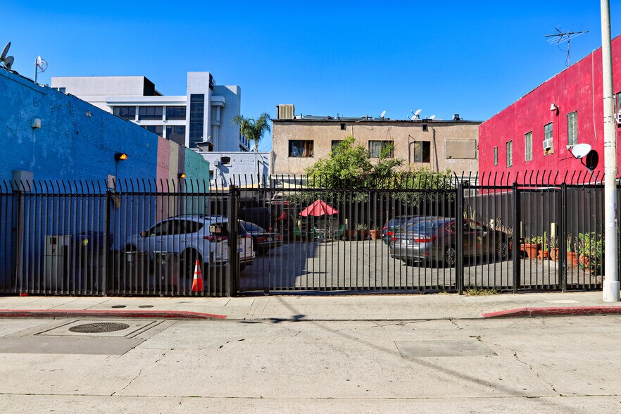 More Photos Of 1633 Cosmo St, Los Angeles Loft Creative Space For Sale