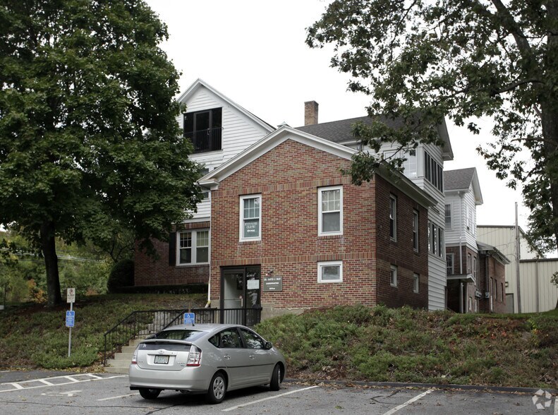 More Photos Of 364 Boston Tpke, Shrewsbury Office For Lease