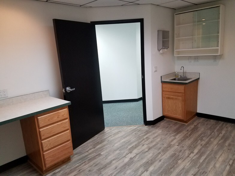 More Photos Of 2700 N Bellflower Blvd, Long Beach Medical For Lease