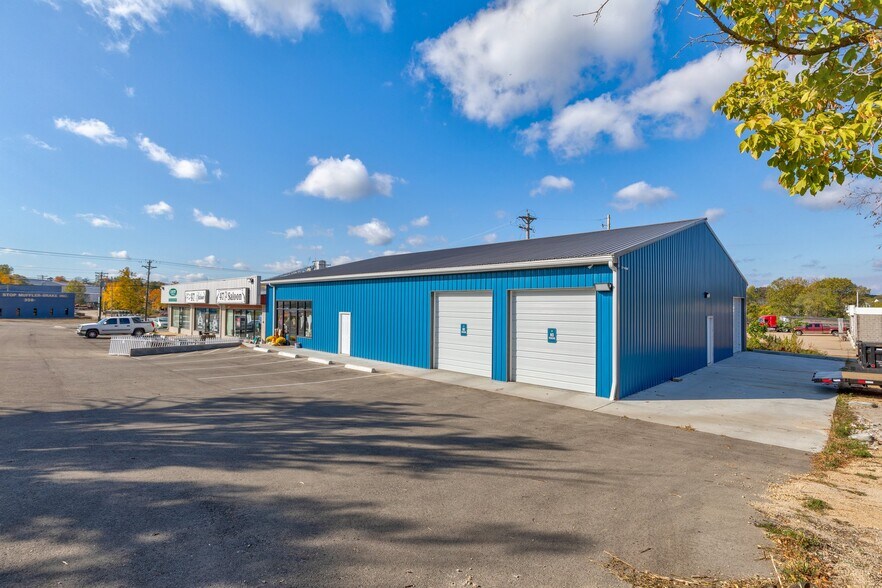 More Photos Of 516-522 Benham St, Bonne Terre Office For Lease