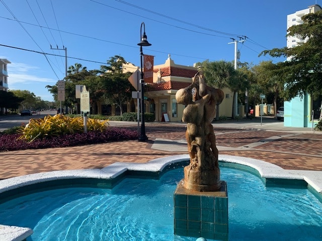 More Photos Of 602-612 S Pineapple Ave, Sarasota Storefront For Lease