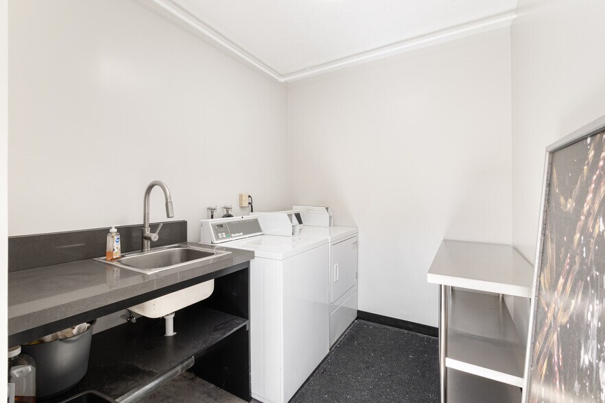 More Photos Of 5711 E 2nd St, Long Beach Apartments For Sale