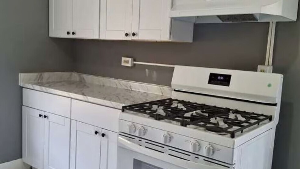 More Photos Of 77 Garden St, Poughkeepsie Apartments For Sale