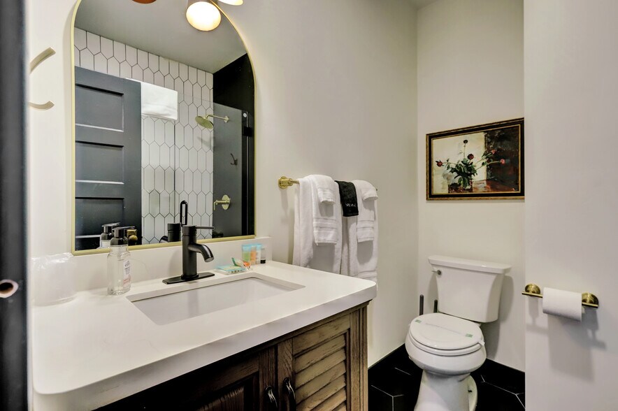 More Photos Of 233 Broad St, Nevada City Hotel For Sale