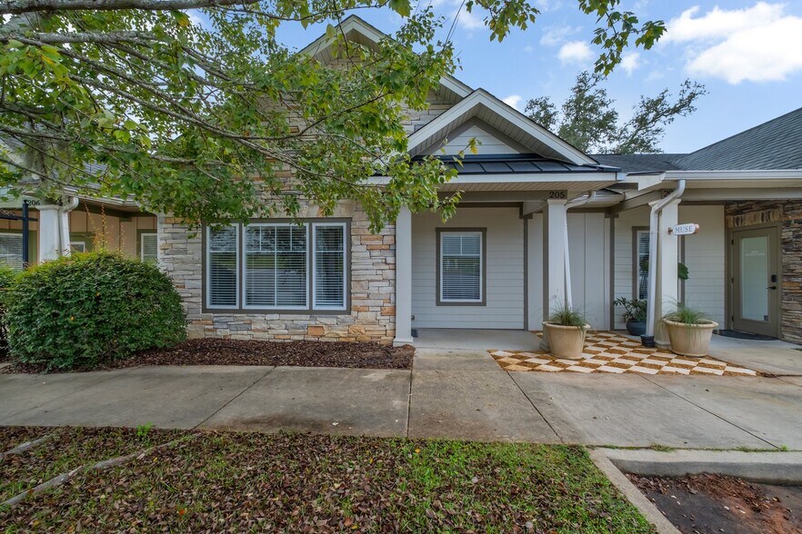 More Photos Of 1725 Capital Cir NE, Tallahassee Medical For Sale