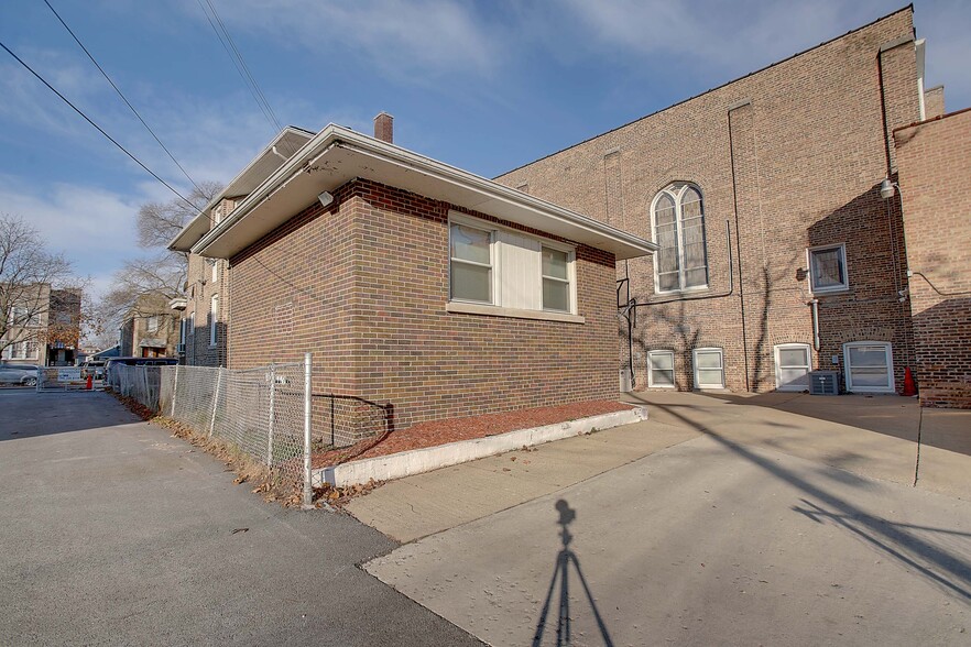 More Photos Of 1321-1323 S Austin Blvd, Cicero Religious Facility For Sale