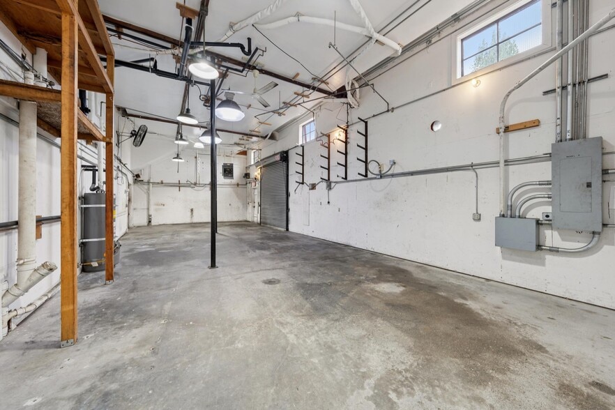 More Photos Of 253 S 25th St, Richmond Flex For Sale