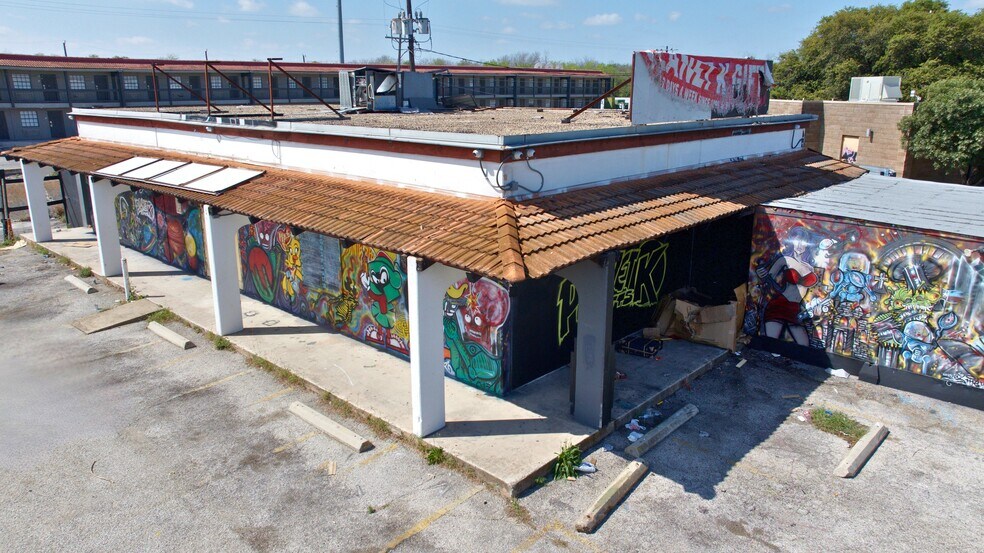 More Photos Of 6515 W Military Dr, San Antonio Freestanding For Sale