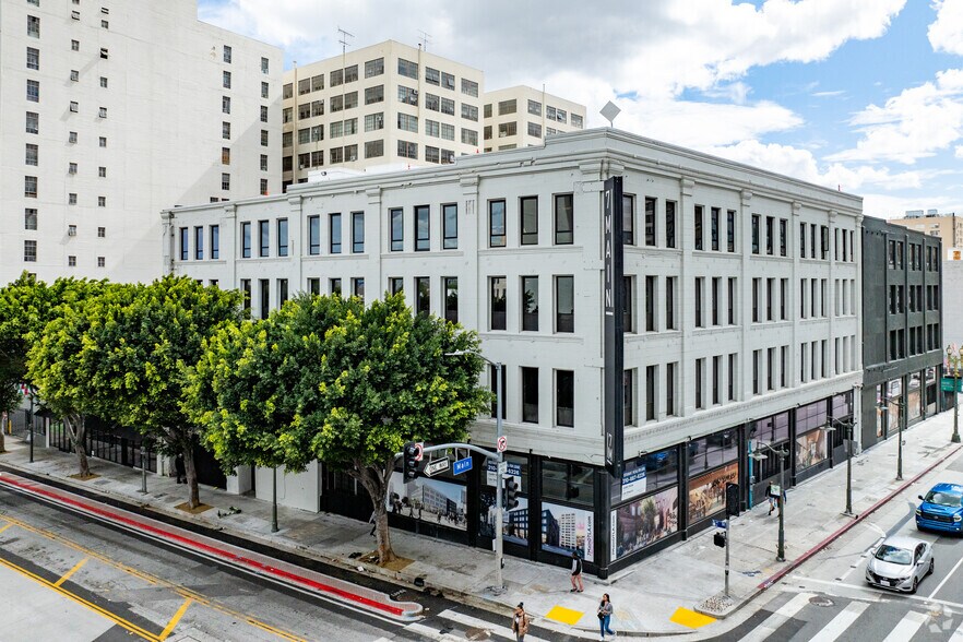 More Photos Of 700 S Main St, Los Angeles Office For Lease