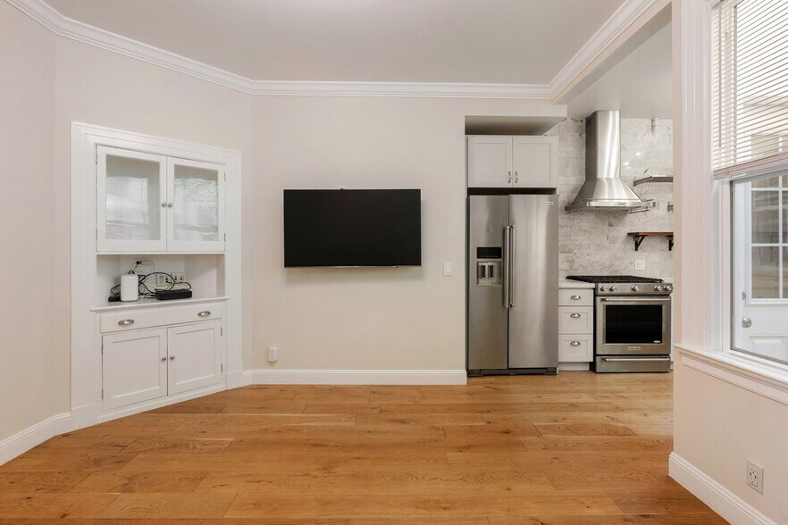 More Photos Of 4-4A Card Alley, San Francisco Apartments For Sale