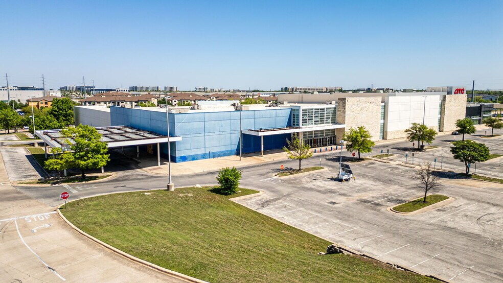 More Photos Of 12625 N Interstate 35, Austin Freestanding For Sale
