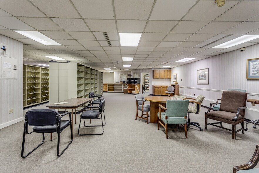 More Photos Of 20 S Stewart St, Winchester Medical For Sale