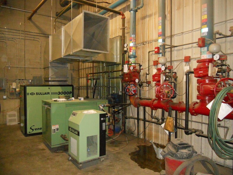 More Photos Of 10 Precision Dr, North Springfield Industrial For Lease