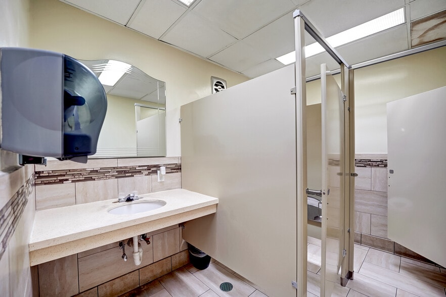 More Photos Of 8780 Valley Blvd, Rosemead Office For Lease