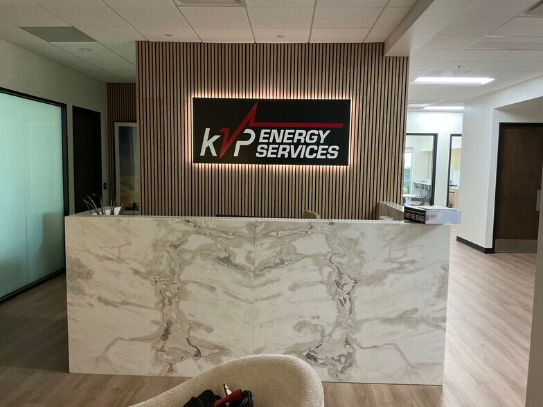 More Photos Of 481 Winscott Rd, Benbrook Office For Lease