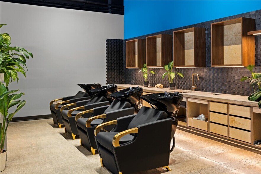 More Photos Of 6421-6517 W Ustick Rd, Boise Freestanding For Lease