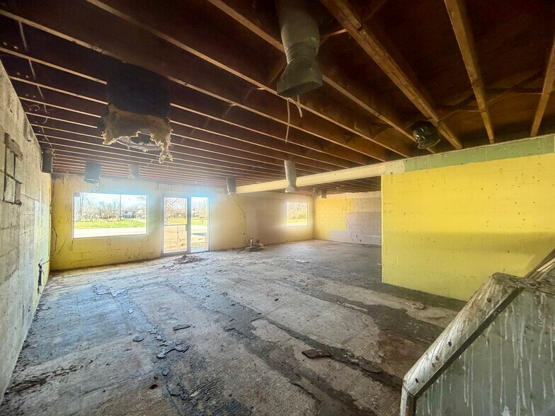 More Photos Of 6218 State Route 727, Goshen General Retail For Sale
