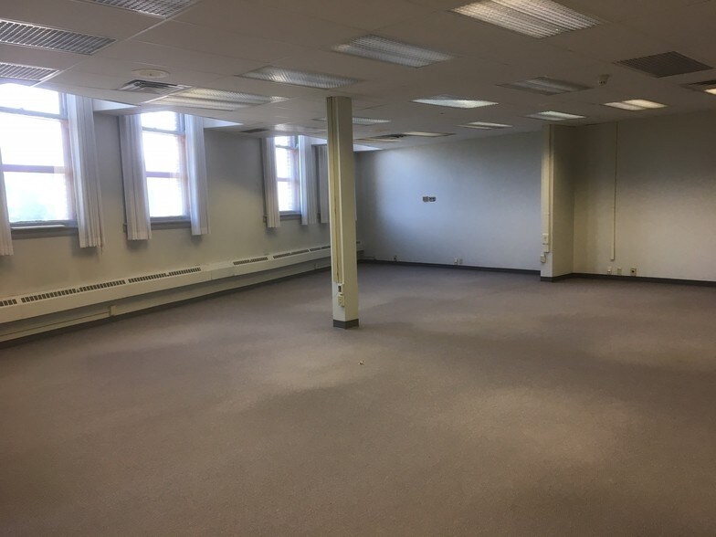 More Photos Of 2-4 S Portage St, Westfield Office For Lease