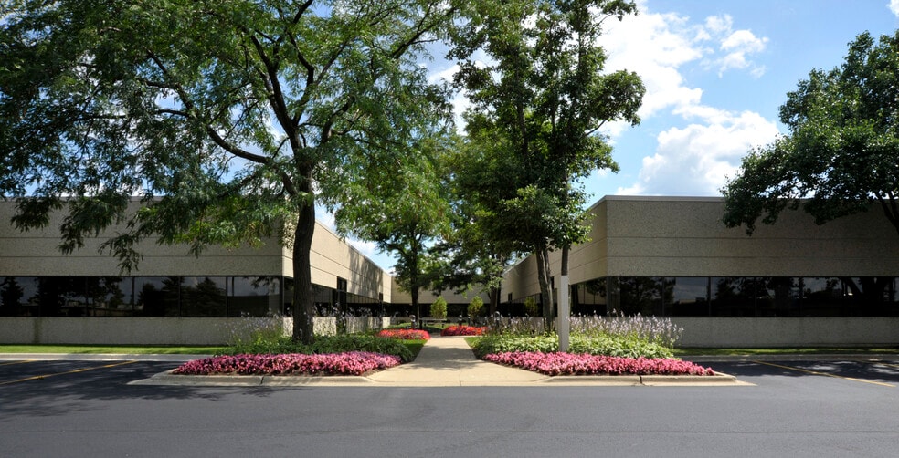 Primary Photo Of 2505 S Finley Rd, Lombard Office For Sale