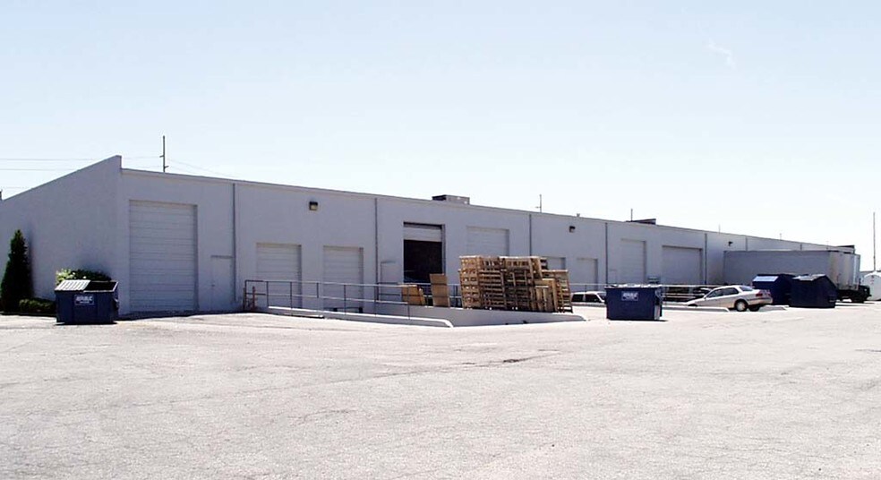 More Photos Of 7148-7208 E 86th St, Indianapolis Light Distribution For Lease