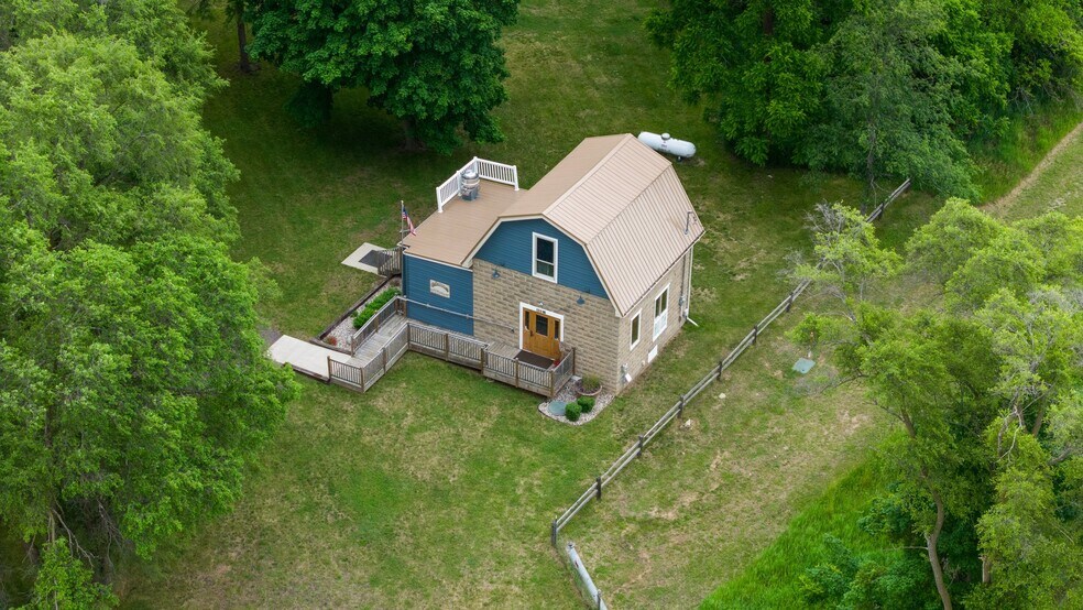 More Photos Of 915 S Clinton St, Stockbridge Restaurant For Sale