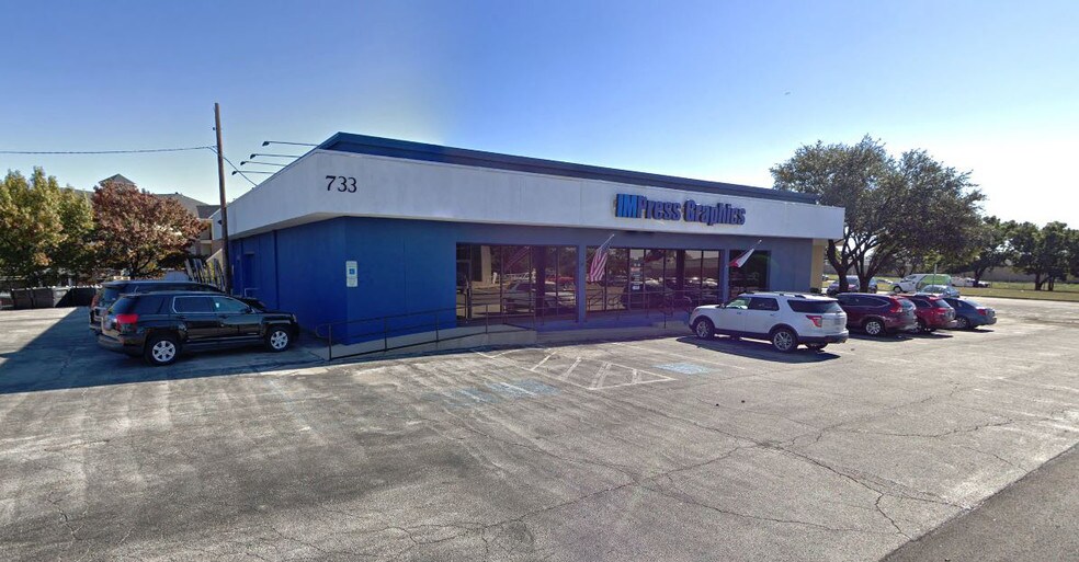 More Photos Of 733 Fort Worth Dr, Denton Office For Sale