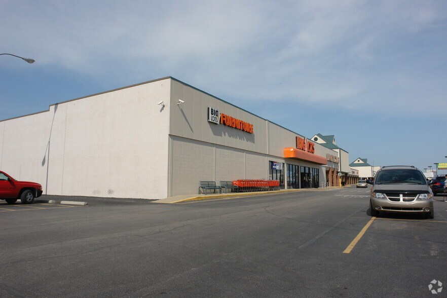 More Photos Of 400 E Diamond Ave, Evansville Unknown For Lease