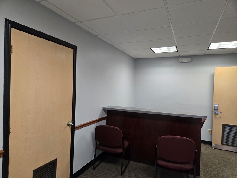 More Photos Of 700 S 10th St, McAllen Office For Sale