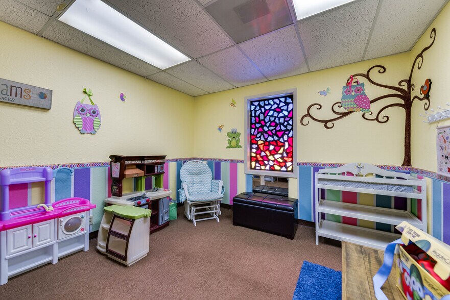 More Photos Of 1001 Austin St, Midland Religious Facility For Sale