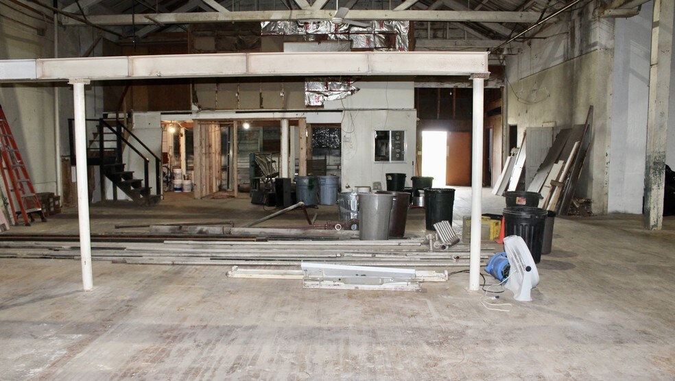 More Photos Of 155 N 9th St, Coplay Flex For Lease