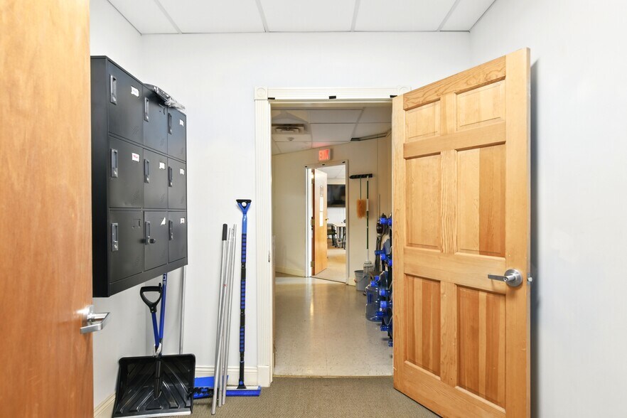 More Photos Of 42 Summer St, Pittsfield Medical For Sale