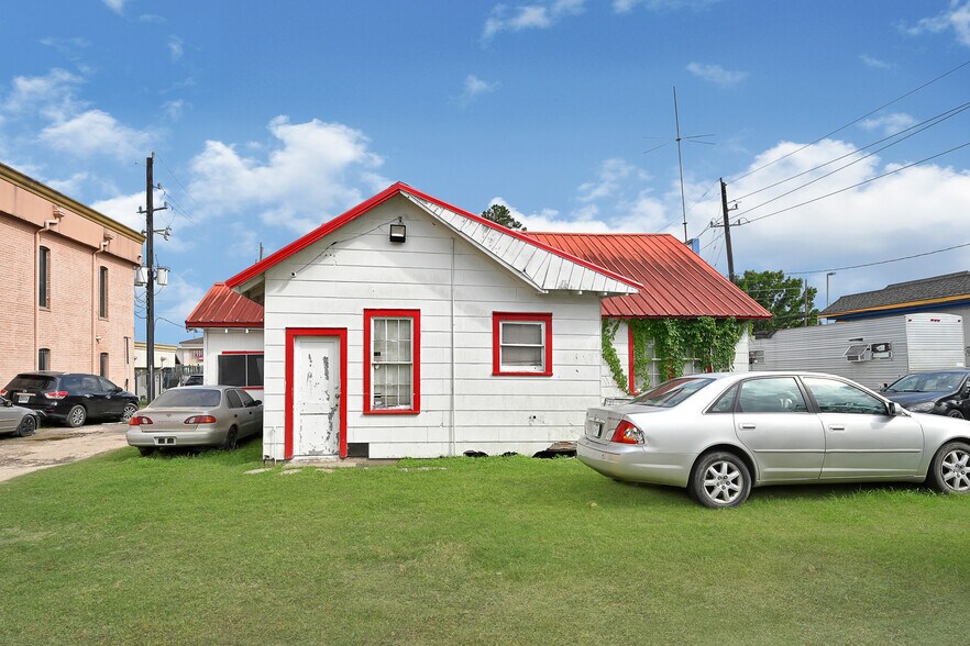 More Photos Of 1710 Cypress Creek Pkwy, Houston Office For Sale