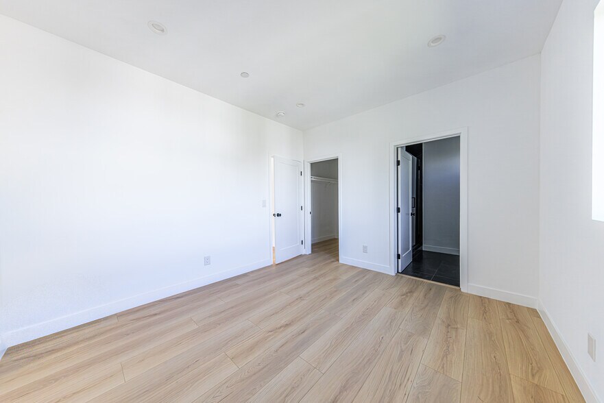 More Photos Of 1954-1958 Purdue Ave, Los Angeles Apartments For Sale