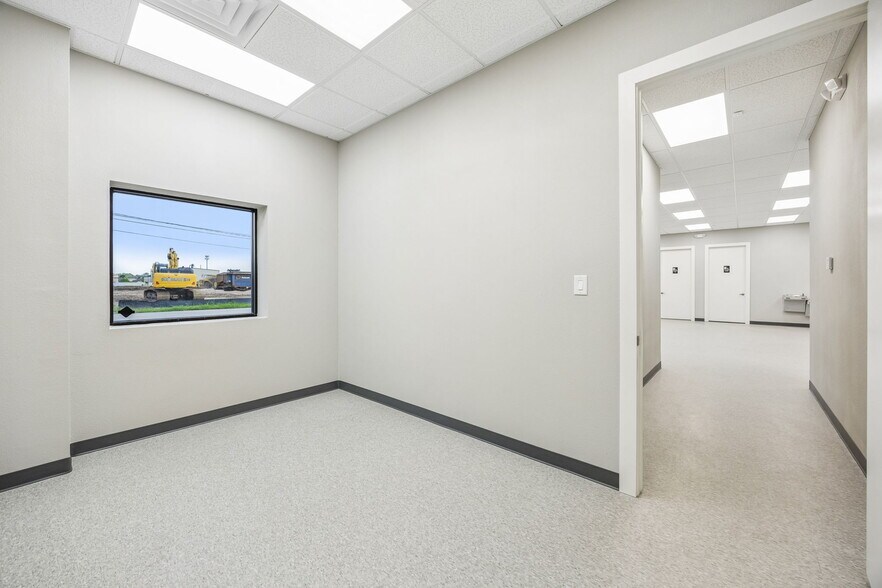 More Photos Of 6819 Theall Rd, Houston Industrial For Sale