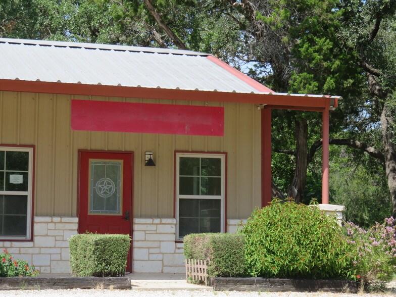 More Photos Of 10151 State Highway 16 S, Pipe Creek Office Residential For Sale